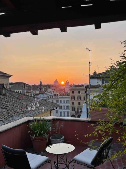 Apartment Giglio Penthouse And Terrace Rom